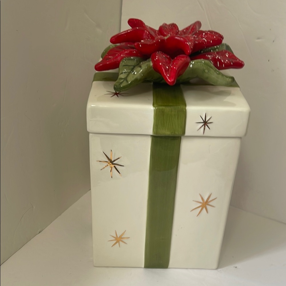 VINTAGE DECORATIVE POINSETTIA COOKIE JAR
